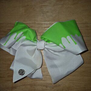 JoJo Siwa Nickelodeon Slimefest Bow Green and White Rare. St. Patrick's Day